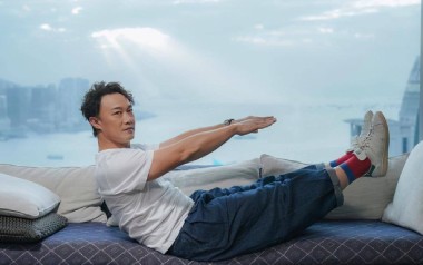 《爱是怀疑吉他谱》陈奕迅_E调原版弹唱六线谱_高清图片谱