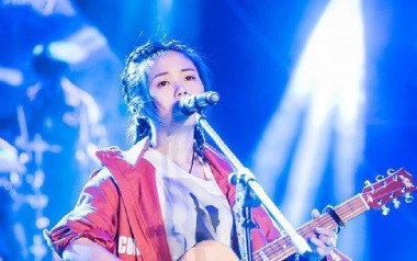 《二十岁的某一天吉他谱》花粥_G调弹唱六线谱_高清图片谱