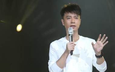 《友情岁月吉他谱》李克勤_C调原版六线谱_弹唱教学视频