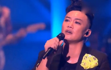 《信任吉他谱》陈奕迅_A调指法扫弦版弹唱六线谱_高清图片谱