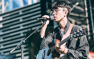 《理想三旬指弹吉他谱》陈鸿宇_原版独奏六线谱_指弹吉他教学