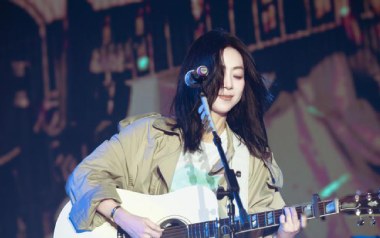 《夜游吉他谱》陈绮贞_A调原版弹唱六线谱_高清图片谱