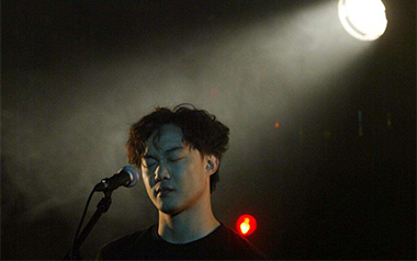 《全世界失眠吉他谱》陈奕迅_C调原版弹唱六线谱_高清图片谱