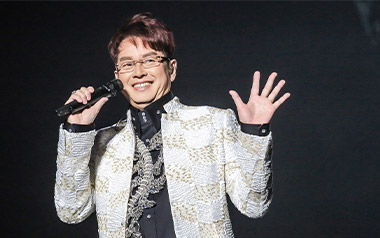 《一首歌一个故事吉他谱》谭咏麟_C调原版弹唱谱_高清六线谱