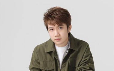《碎银几两吉他谱》轩东_C调原版六线谱_弹唱教学视频