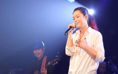 《当爱在靠近吉他谱》刘若英_C调简单版六线谱_弹唱教学视频