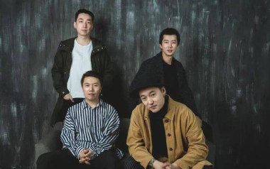 《白兰鸽巡游记吉他谱》丢火车乐队_G调六线谱_弹唱教学视频