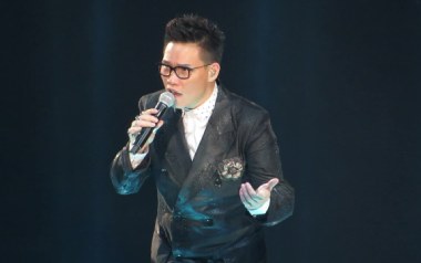 《男人不该让女人流泪吉他谱》苏永康_C调原版弹唱谱_高清六线谱