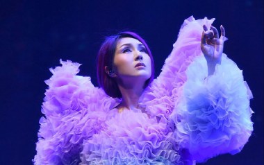 《处处吻吉他谱》杨千嬅_C调拍弦版弹唱六线谱_高清图片谱