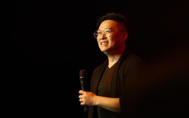 《天使的翅膀吉他谱》徐誉滕_G调原版六线谱_弹唱教学视频