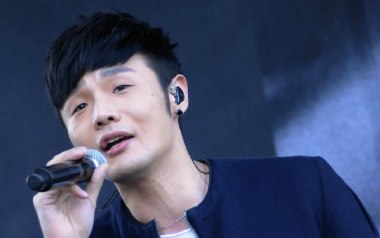 《麻雀吉他谱》李荣浩_C调扫弦版弹唱谱_高清六线谱