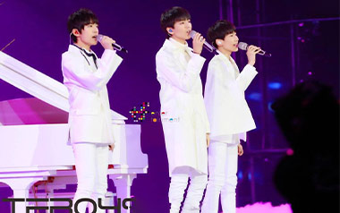 《不完美小孩吉他谱》Tfboys_C调简单版弹唱六线谱_高清图片谱