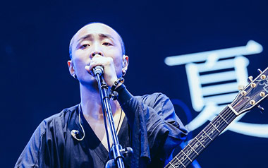 《逝年吉他谱》夏小虎_C调简单版弹唱六线谱_高清图片谱