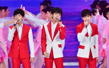 《我们都是追梦人吉他谱》TFBOYS_C调原版弹唱谱_高清六线谱