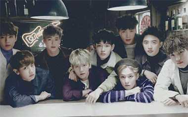 《初雪吉他谱》EXO_A调原版弹唱六线谱_高清图片谱