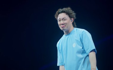 《全世界失眠吉他谱》陈奕迅_D调原版弹唱六线谱_高清图片谱