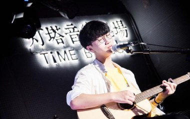 《艺术家吉他谱》徐秉龙_G调原版弹唱六线谱_高清图片谱