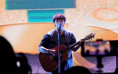 《自以为吉他谱》刘大壮_A调原版弹唱六线谱_高清图片谱