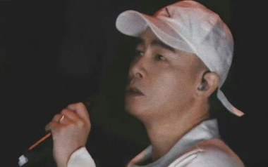 《友情岁月吉他谱》陈小春_D调原版弹唱六线谱_高清图片谱