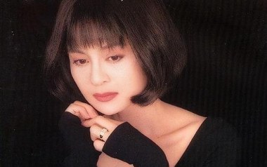 《蝶儿蝶儿满天飞吉他谱》高胜美_G调原版弹唱谱_高清六线谱