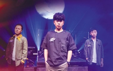《还愿吉他谱》草东没有派对_A调原版弹唱六线谱_高清图片谱