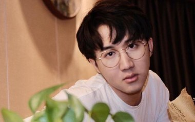 《污点吉他谱》徐秉龙_C调简单版弹唱六线谱_高清图片谱