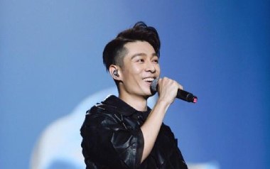 《乌托邦吉他谱》周柏豪_D调原版弹唱六线谱_高清图片谱