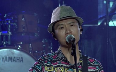 《啷个哩个啷吉他谱》鹏泊_C调原版弹唱六线谱_高清图片谱