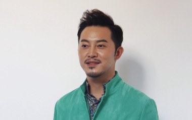 《快乐男子汉吉他谱》沙溢/尼格买提_C调六线谱_弹唱教学视频