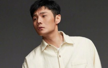 《贫穷或富有吉他谱》李荣浩_C调扫弦版弹唱六线谱_高清图片谱