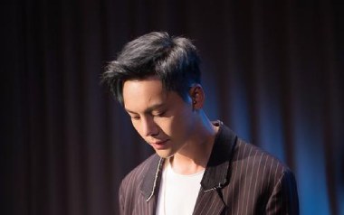 《清醒梦境吉他谱》陈伟霆_C调扫弦版弹唱六线谱_高清图片谱