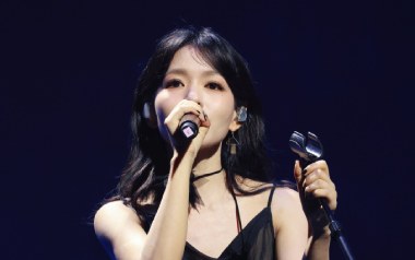 《白吉他谱》房东的猫_C调原版弹唱六线谱_高清图片谱